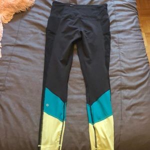 Lululemons workout pants
